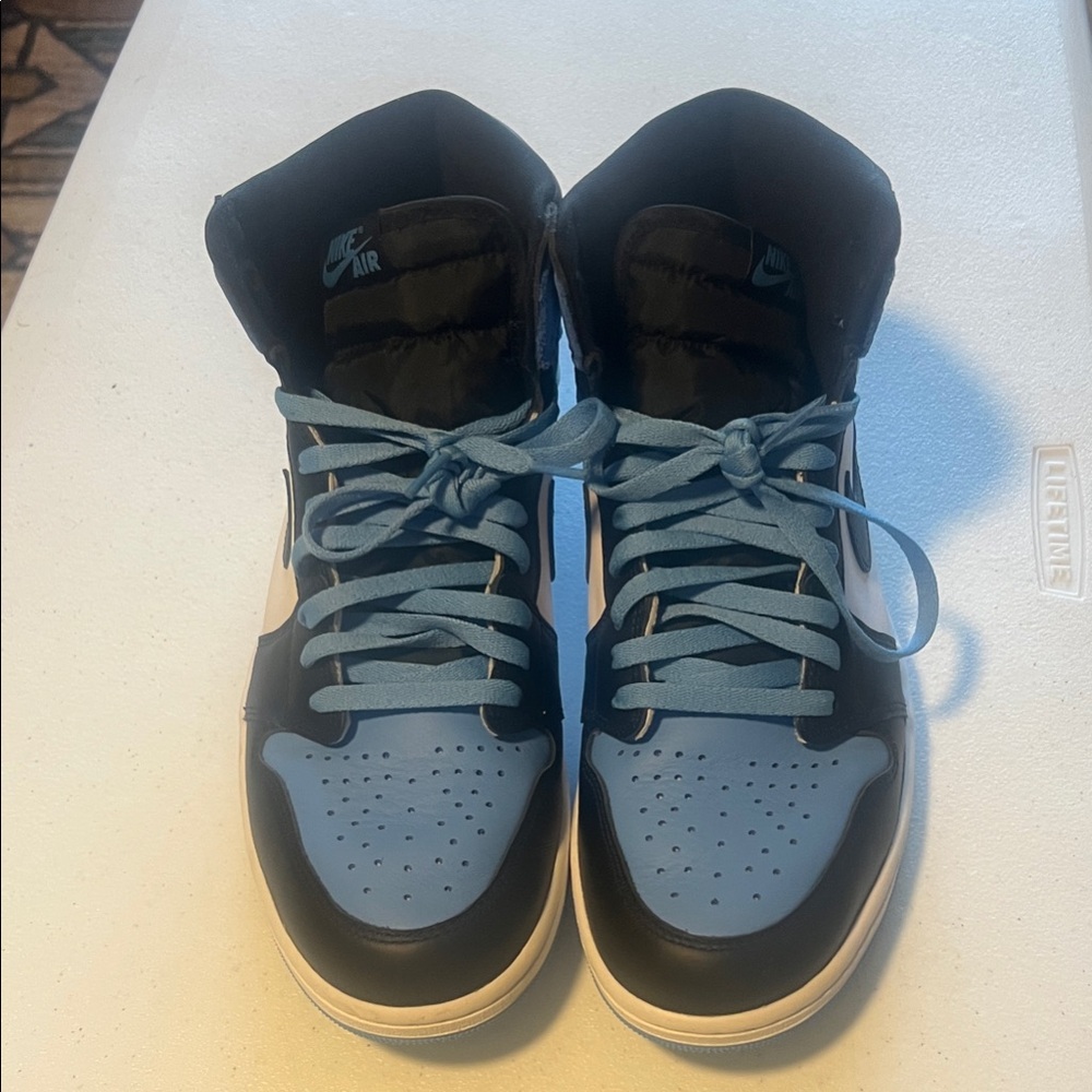 Jordan Retro 1 UNC
